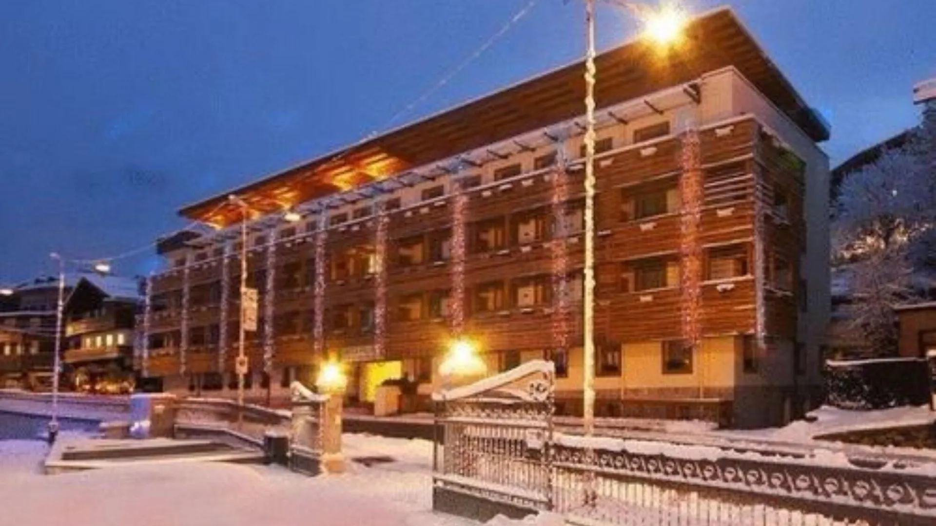 Апарт-отель Savoia Palace Cortina d'Ampezzo