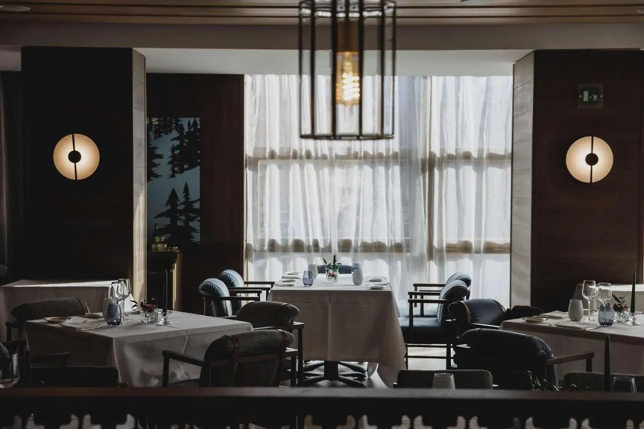 Savoia Palace Cortina d'Ampezzo 4*,